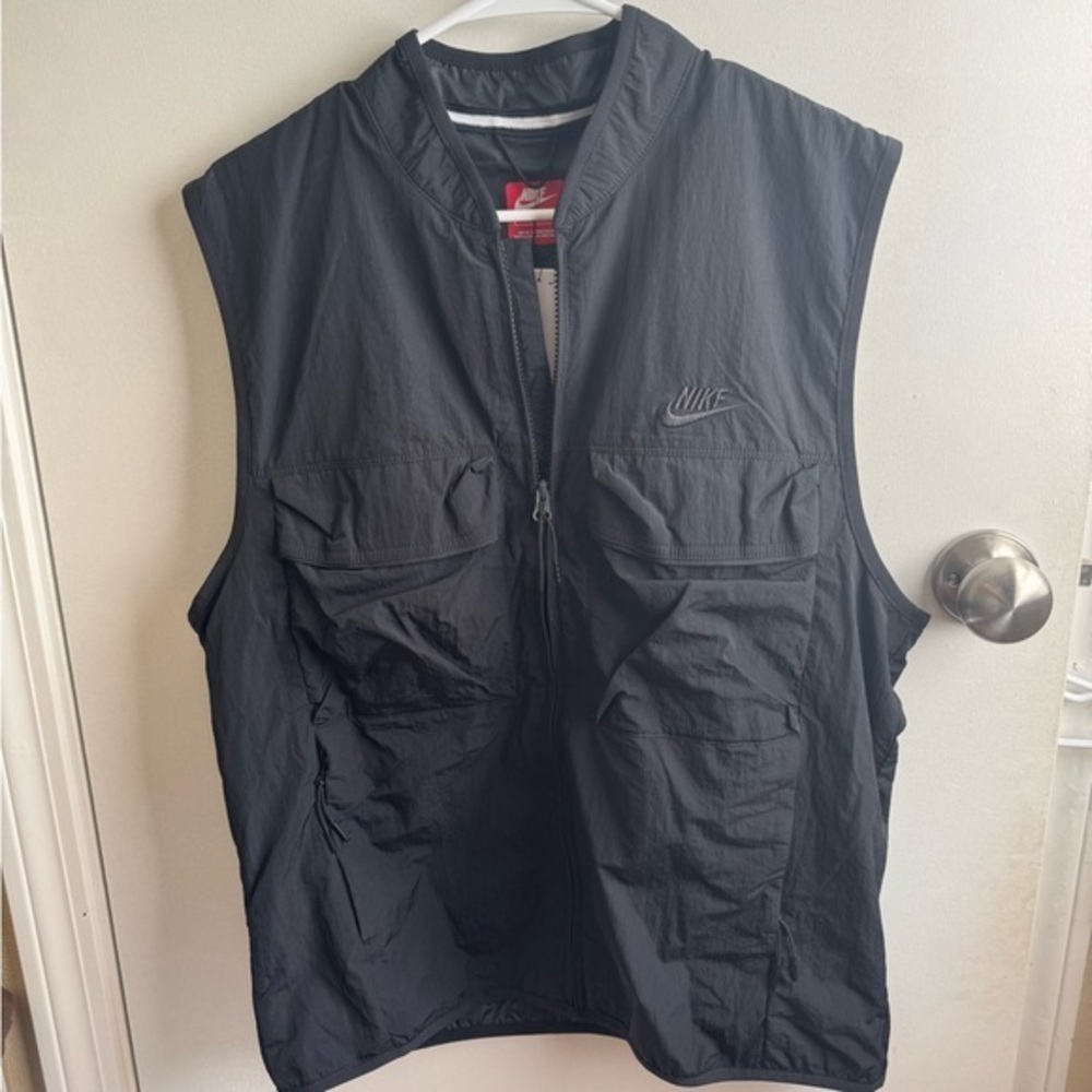 NWT Nike Sportswear Tech Woven Vest in Black Size sm $125 cabin core hunting